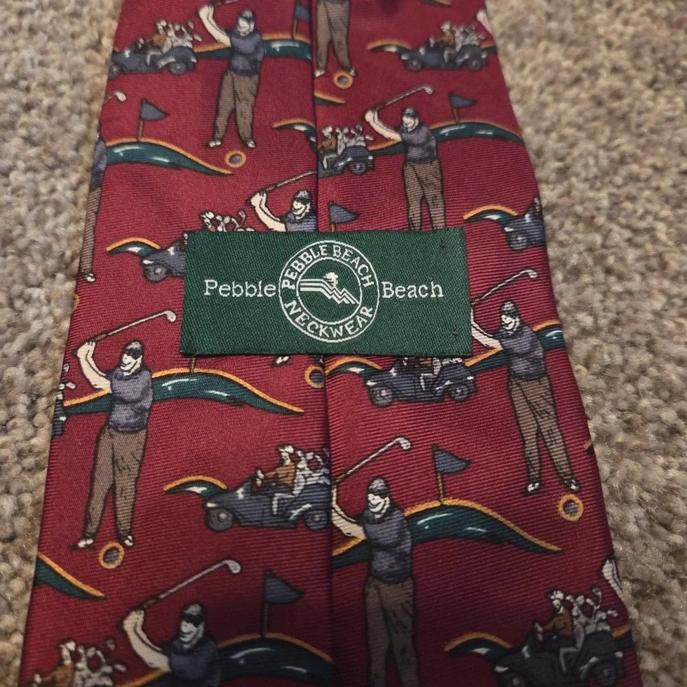 Pebble Beach Mens Silk Tie Burgundy Red Golf Novelty Print Made in USA Classic
